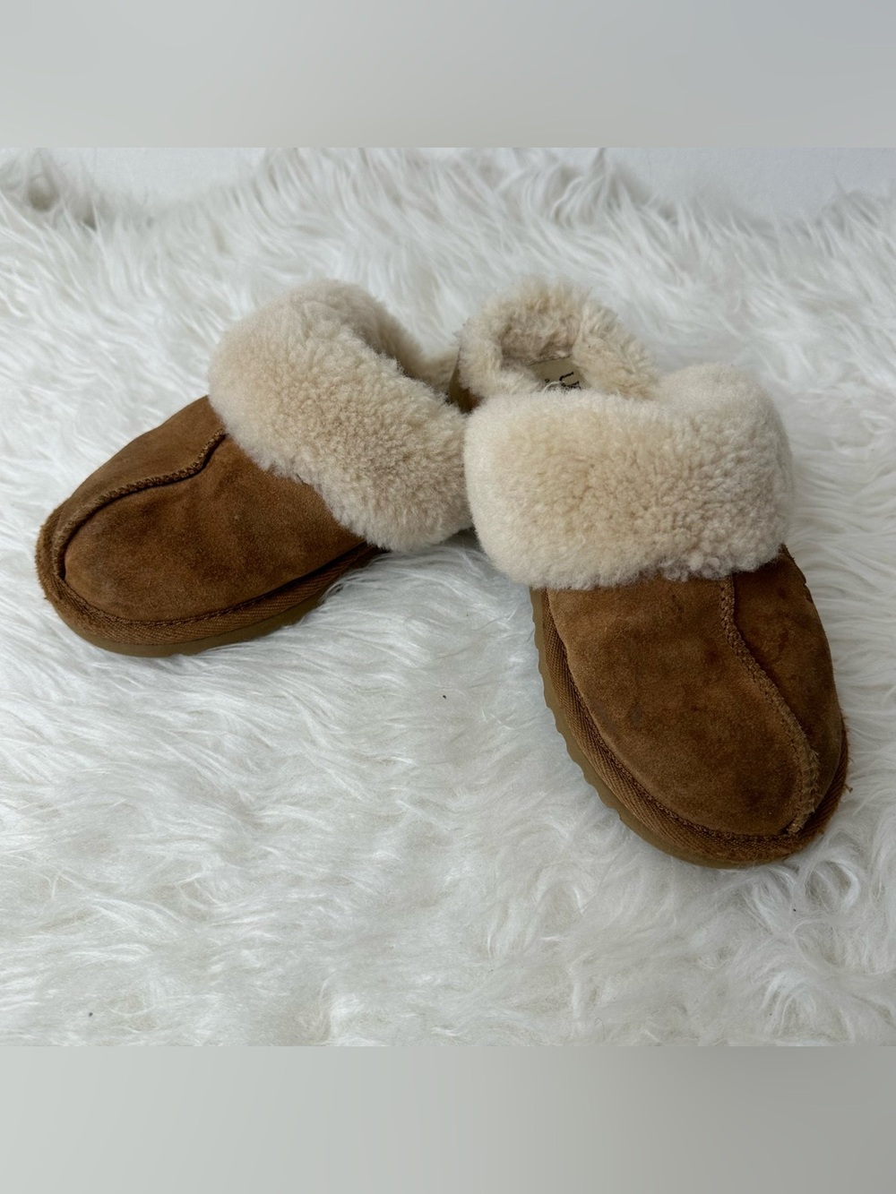 UGG Kids Chestnut Suede Cozy Slippers Size 13